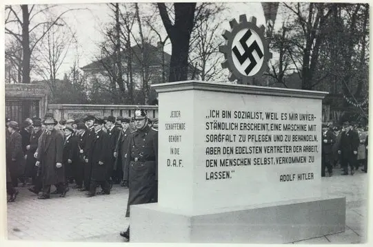 Adolf Hitler zum Sozialismus